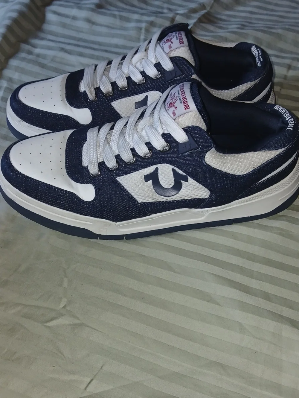 True Religion Men’s Denim Detail and White Low-Top Skate Sneakers w/ Logo Sz: 10